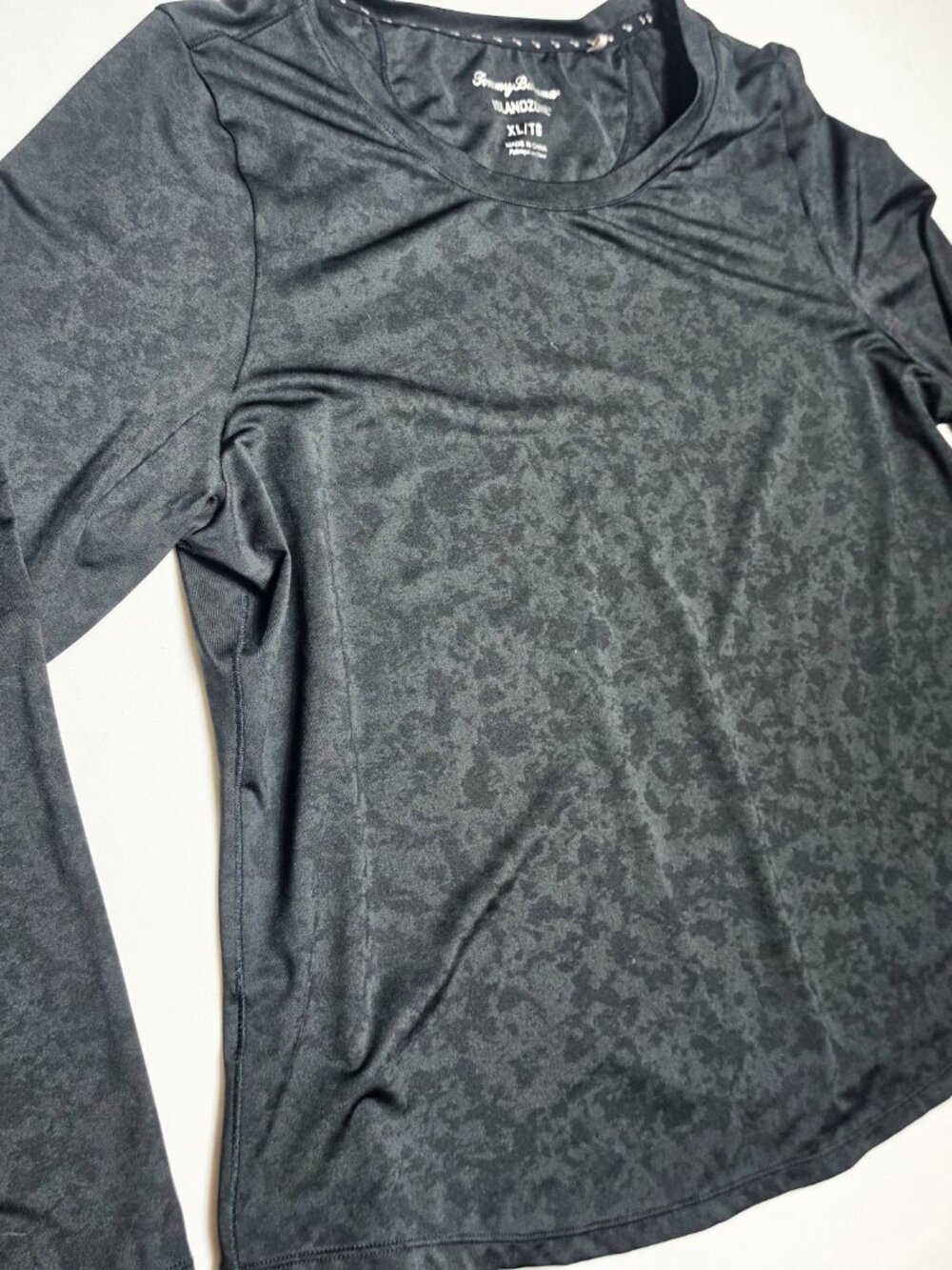 XL Tommy Bahama IslandZone mens XL performance tshirt grey digital camo